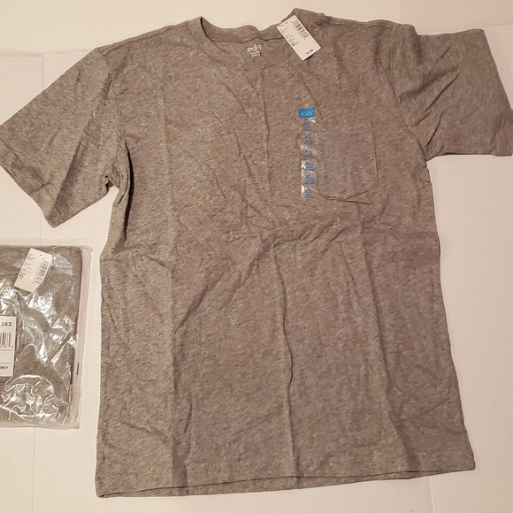 2 Children's Place boys shirts - Picture 2 of 8